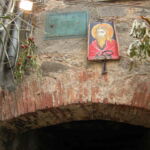 旧市街の至る所にキリストやマリアさまがいます