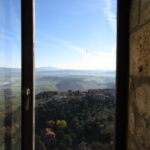 要塞中の窓より