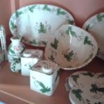 イラリアの作品~同じ柄で統一したお皿、塩こしょうのボトルなど